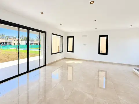 Casa en Venta en Pilar Del Este, USD 200.000