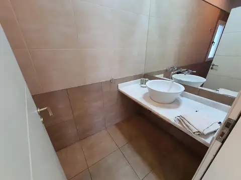 Casa 6 ambientes con 3 baños