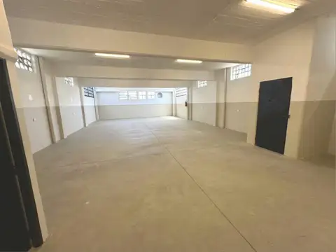 Galpon en Venta 35  mts Fondo