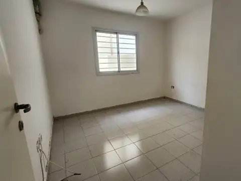 Jujuy 2200, Piso PB