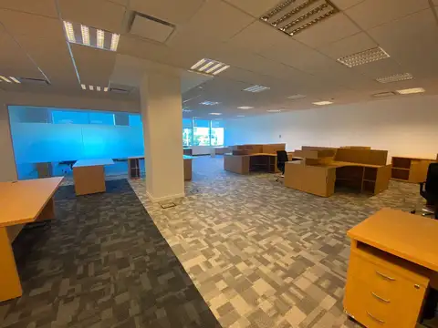 Oficina en Alquiler en Barrio Parque, USD 6.600