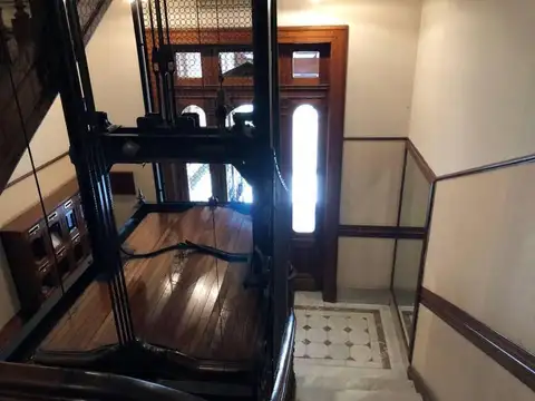  FEBRERO 2021   OFICINA DE 200M2 EN EDIFICIO CLASICO. INMEJORABLE UBICACION  