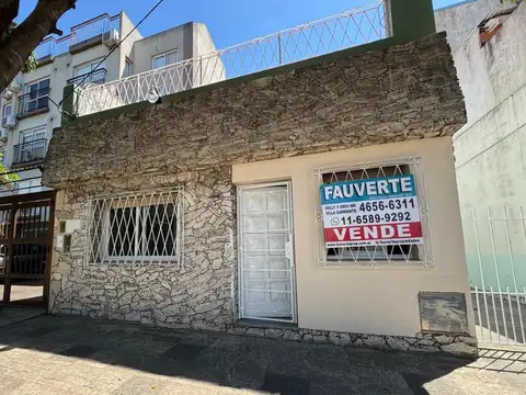 P.H. TOTALMENTE INDEPENDIENTE EN VILLA SARMIENTO - VENTA