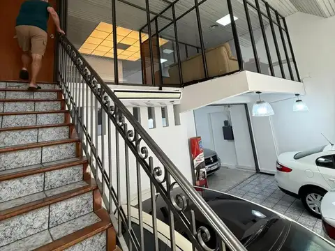 alquiler avenida mitre Local ex agencia de autos 330m2 villa martelli