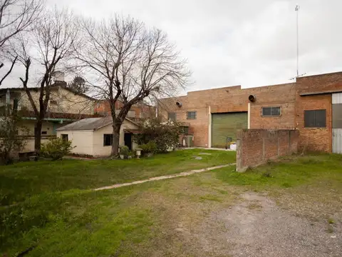 Lote en venta en Don Torcuato en esquina con excelente visibilidad a metros de Panamericana
