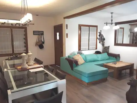 Casa en venta. Gonnet, La Plata