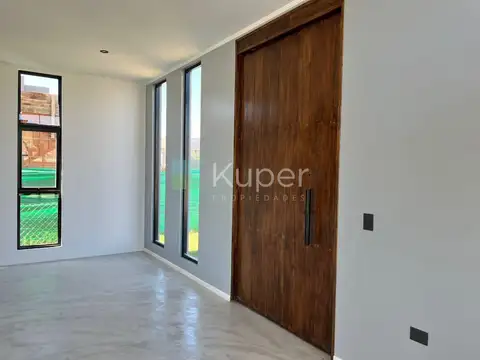 Casa 4 ambientes con 3 baños