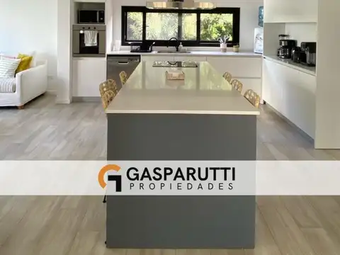 Casa en Venta en El Canton, USD 600.000