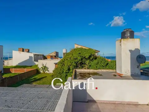 Casa 6 ambientes con 2 baños