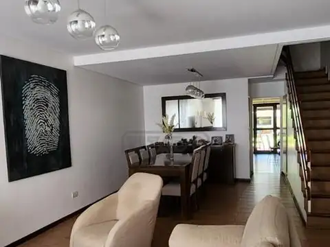 Casa 4 ambientes con 3 baños