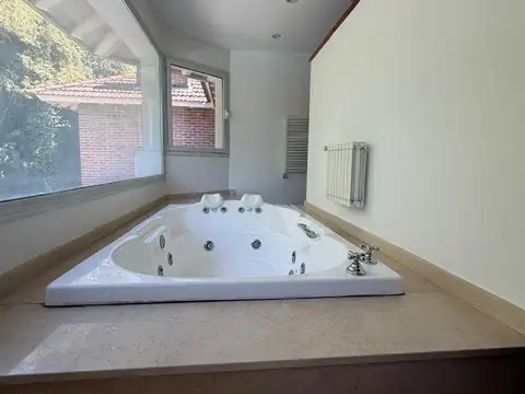 Casa en Alquiler de 4 dormitorios