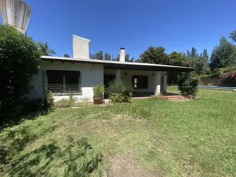 Casa en alquiler 1 dormitorio sobre lote de 1800m2