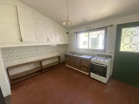 Casa en Alquiler con 1 cochera