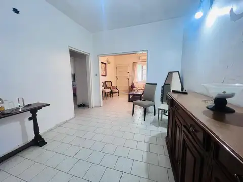 Casa en Venta con 3 cocheras