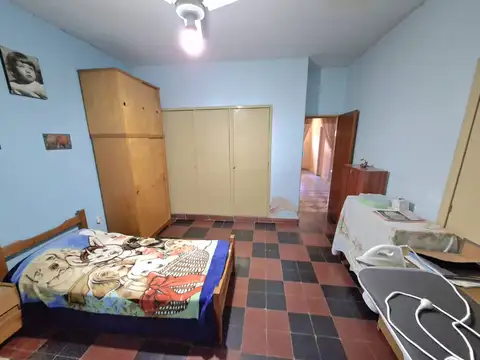 Venta casa 3 amb s/lote de 300 m² en Tablada