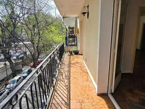 Departamento 5 ambientes con 2 baños