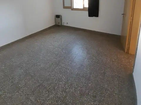 Depto. de 2 amb. + monoambiente en venta | Berazategui Centro