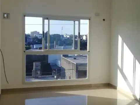 Venta de departamento 2 ambientes con cocheras en Villa Luzuriaga
