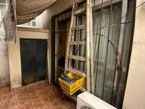 Andres Lamas 1500, Piso 1