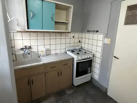 PH DE  72 METROS. 3 AMBIENTES CON TERRAZA PROPIA. EXCELENTE UBICACIÓN. Media cuadra del Cid Campeador.