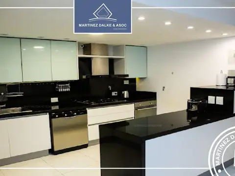 Departamento en Venta con 3 cocheras