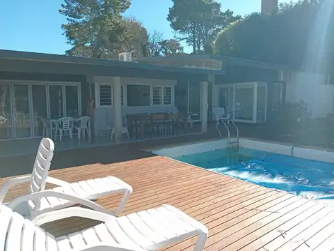 Casa 6 ambientes con 3 baños