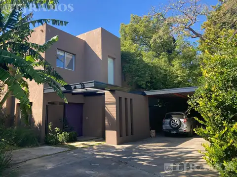 EXCELENTE CASA EN VENTA EN BARRIO SEMICERRADO DE 5 CASAS - SANTA RITA - LOMAS DE SAN ISIDRO