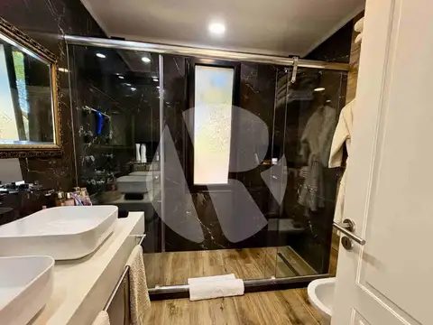 Casa 4 ambientes con 4 baños