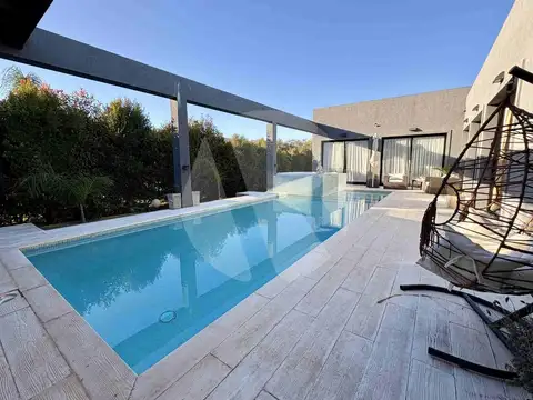 Casa en Venta Santa Guadalupe Pilar del Este Pilar