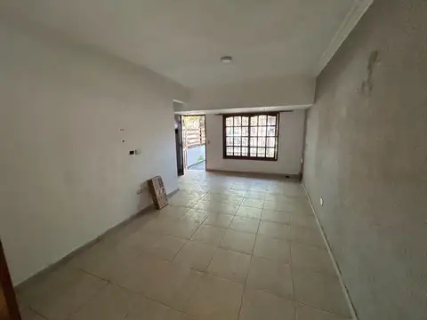 TRIPLEX EN ALQUILER. ACEPTA MASCOTA!