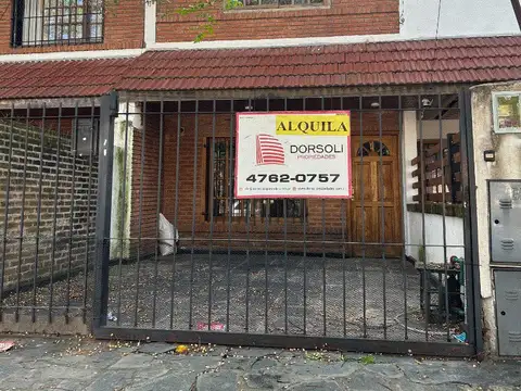 TRIPLEX EN ALQUILER. ACEPTA MASCOTA!