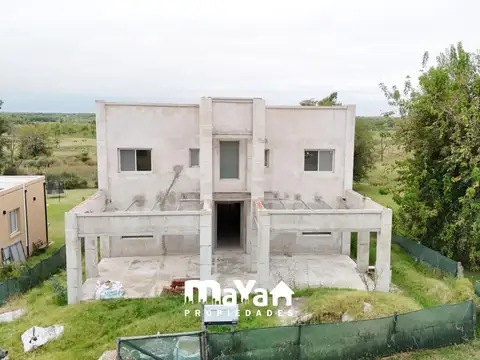 CASA EN VENTA - ESTANCIA SMITHFIED