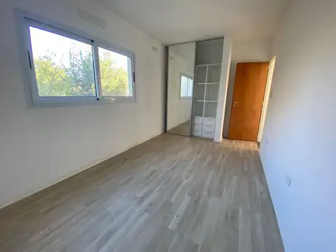 28 Nro. 588, Depto. 3, esq. 467 City Bell