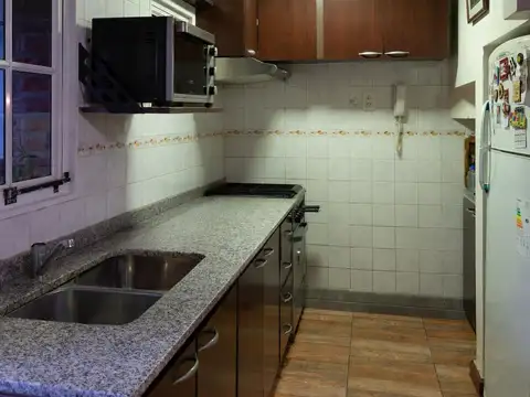 Depto Tipo Casa 3 ambientes con 2 baños