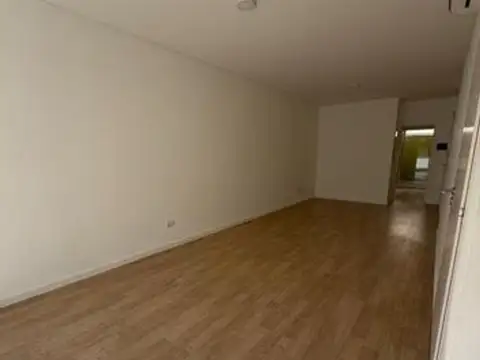 Oficina 2 ambientes con 1 baño