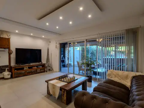 Casa en Venta con 1 cochera