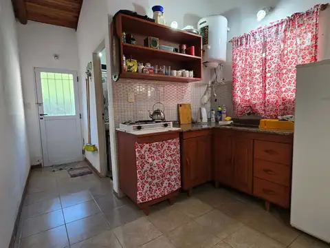 Casa en Venta, CASA TRES DORMITORIOS CON GALERIA PARRILLA PATIO
