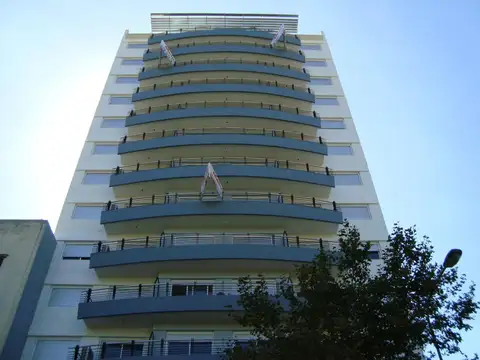Departamento de 2 amb. con balcón orientación Este