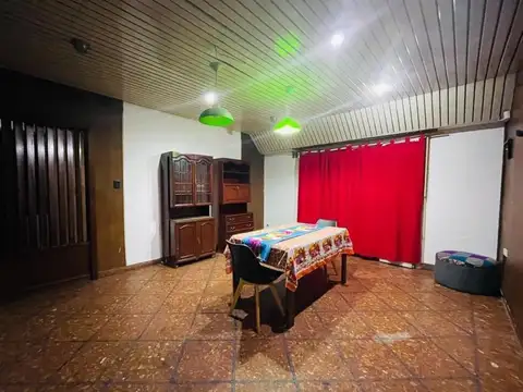PH en venta - 4 Dormitorios 2 Baños - Pompeya