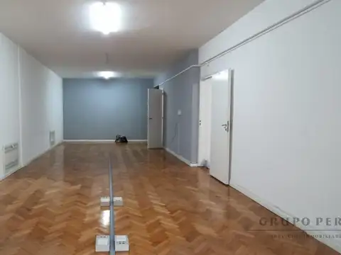 Oficinas 90 m2 cubiertos - 2 baños - Venta - San Nicolás. - microcentro