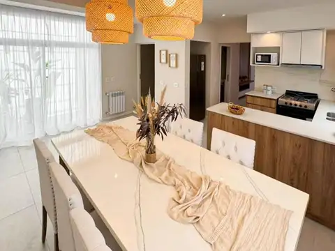 Depto Tipo Casa en Venta de 4 dormitorios