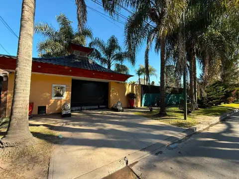 Casa 9 ambientes con 6 baños