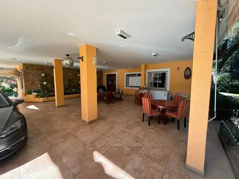 VENTA CASA QUINTA 9 AMBIENTES PARQUE LELOIR