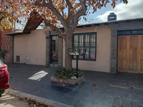 VENTA IMPECABLE CASA EN GUAYMALLEN MENDOZA