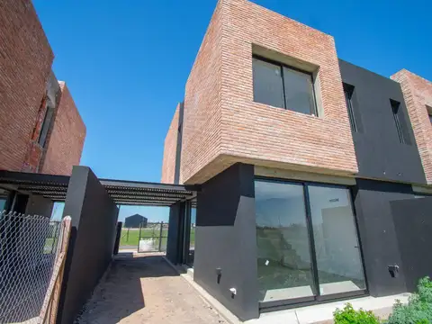 Casa de 2 dormitorios A ESTRENAR en Funes Norte