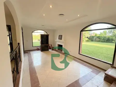 Casa 5 ambientes con 3 baños