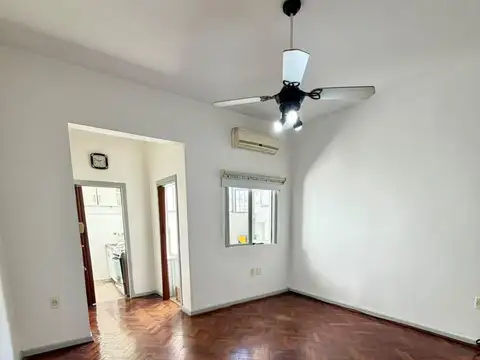 2 AMB 1° X ESC BAJAS EXPENSAS, 45 MTS TOT., AL FRENTE MUY LUMINOSO, COCINA Y LAVADERO INDPTE.,BAÑO COMPLETO, EXC. UBICACIÓN