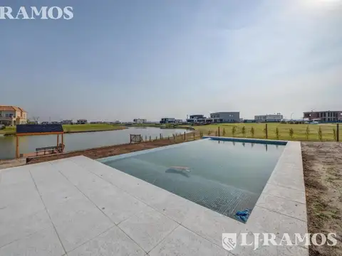 Casa en Alquiler en Puertos - Barrio Marinas, USD 3.800
