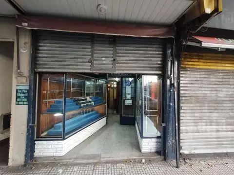 Local en el centro de Nueva Pompeya