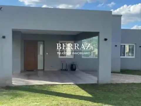 Casa Venta 3 Dormitorios Barrio Santa Guadalupe Lote de 820 m2 Pilar del Este
